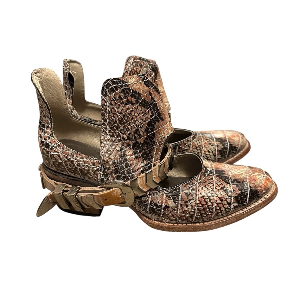 FREEBIRD by Steven Pink Blade Croc Embossed Studded Block Heel Ankle Bootie - Picture 5 of 12